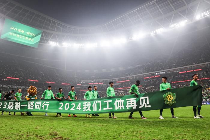 他们力图用类型化的叙事方式，一改老式喜剧空间与视觉的局限性，带着片中人物完成一场心灵救赎的天堂之旅